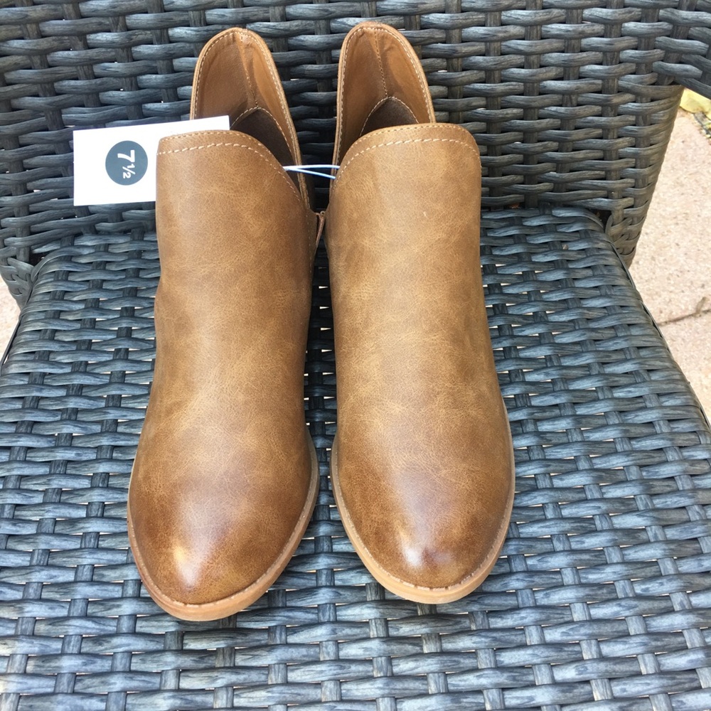 Universal Threads Ankle Boots NWT